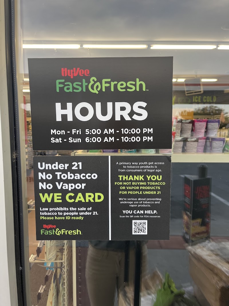 Hy-Vee Fast & Fresh photo 3