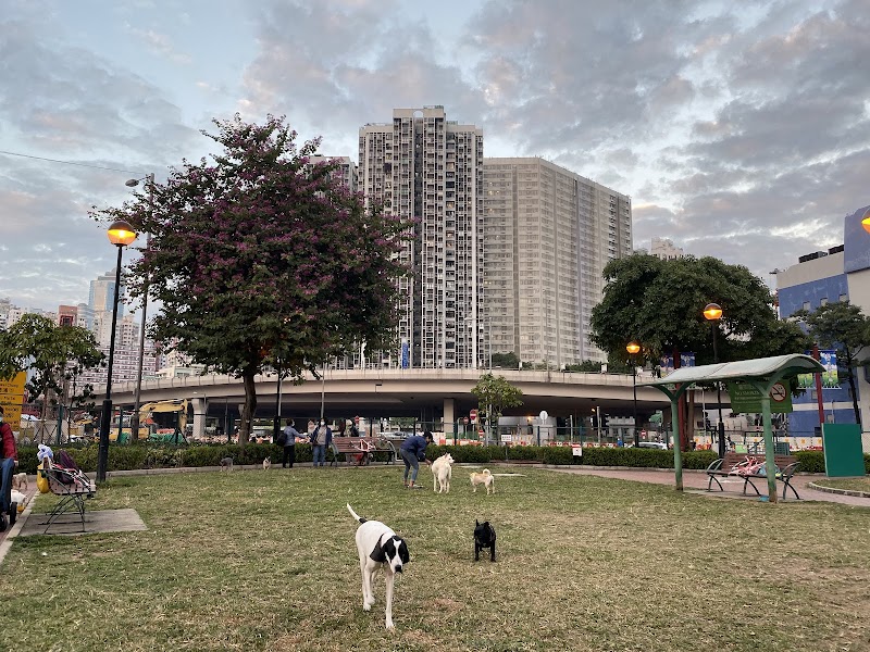 Man Cheong Street Park Pet Garden