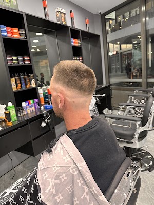 Legend Fade Barbershop photo 3