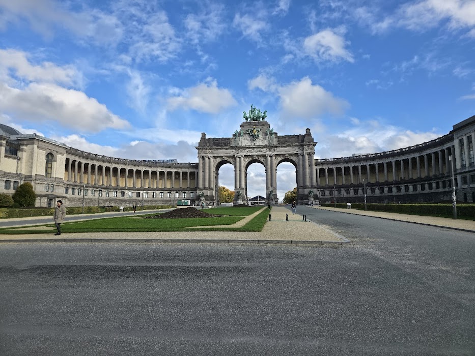 Parc du Cinquantenaire fotoğraf 1