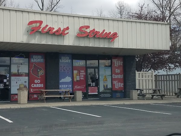 FIRST STRING BAR & GRILL exterior