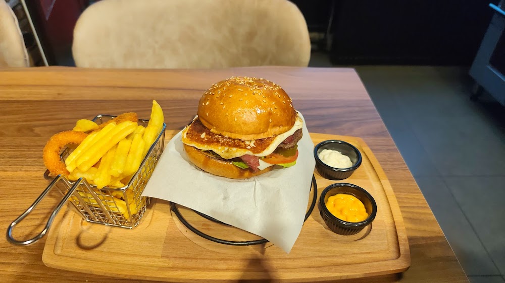 Manje burger- Cajun fotoğraf 1