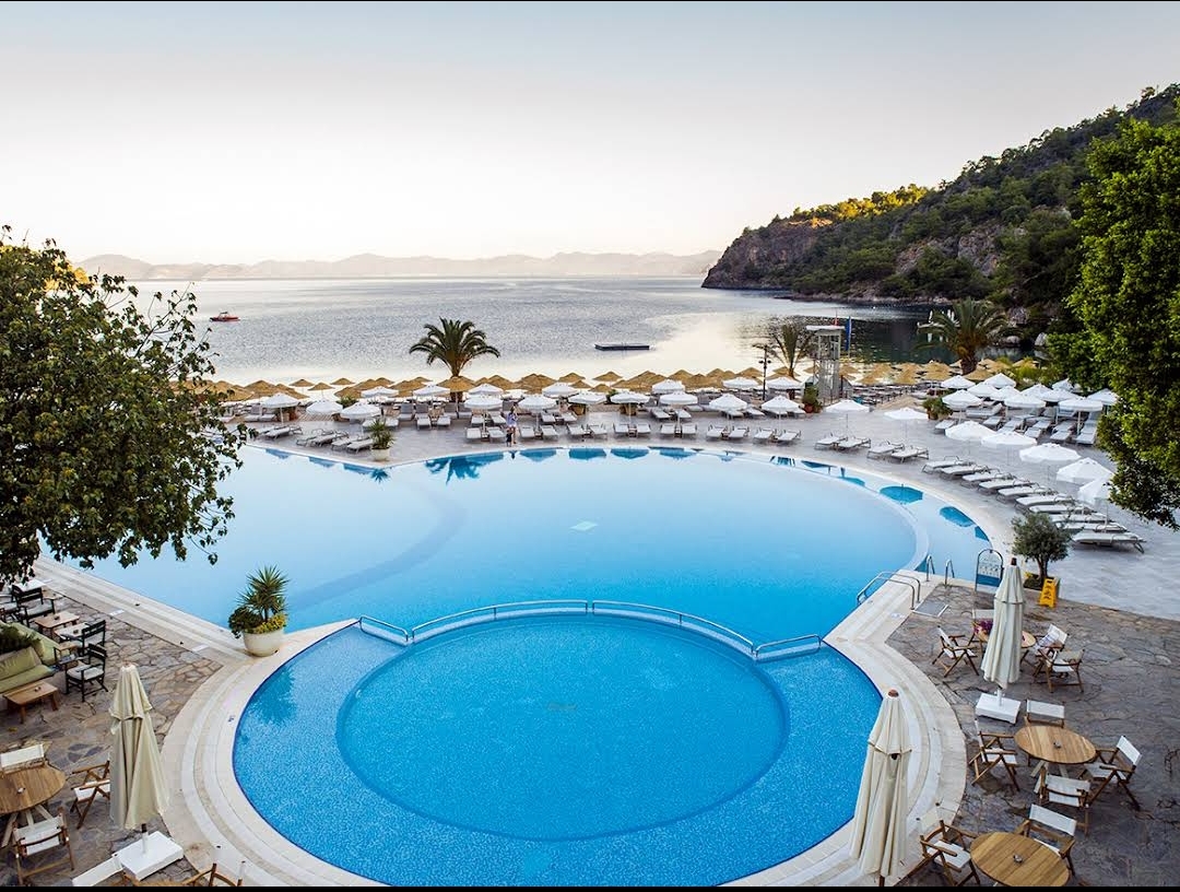 Hillside Beach Club — 4