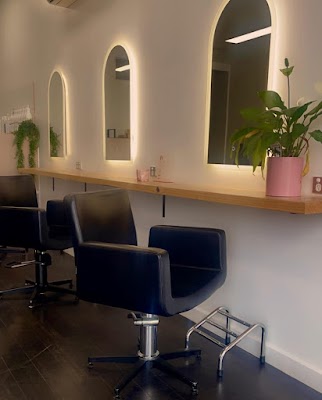 Zzari Boutique Hair Salon