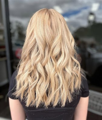 Zzari Boutique Hair Salon photo 3