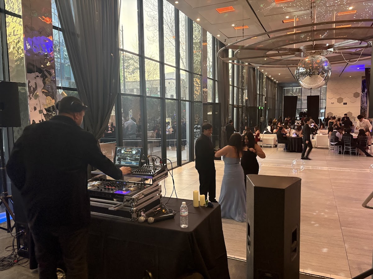 Black and White Affair: Google Places image 3
