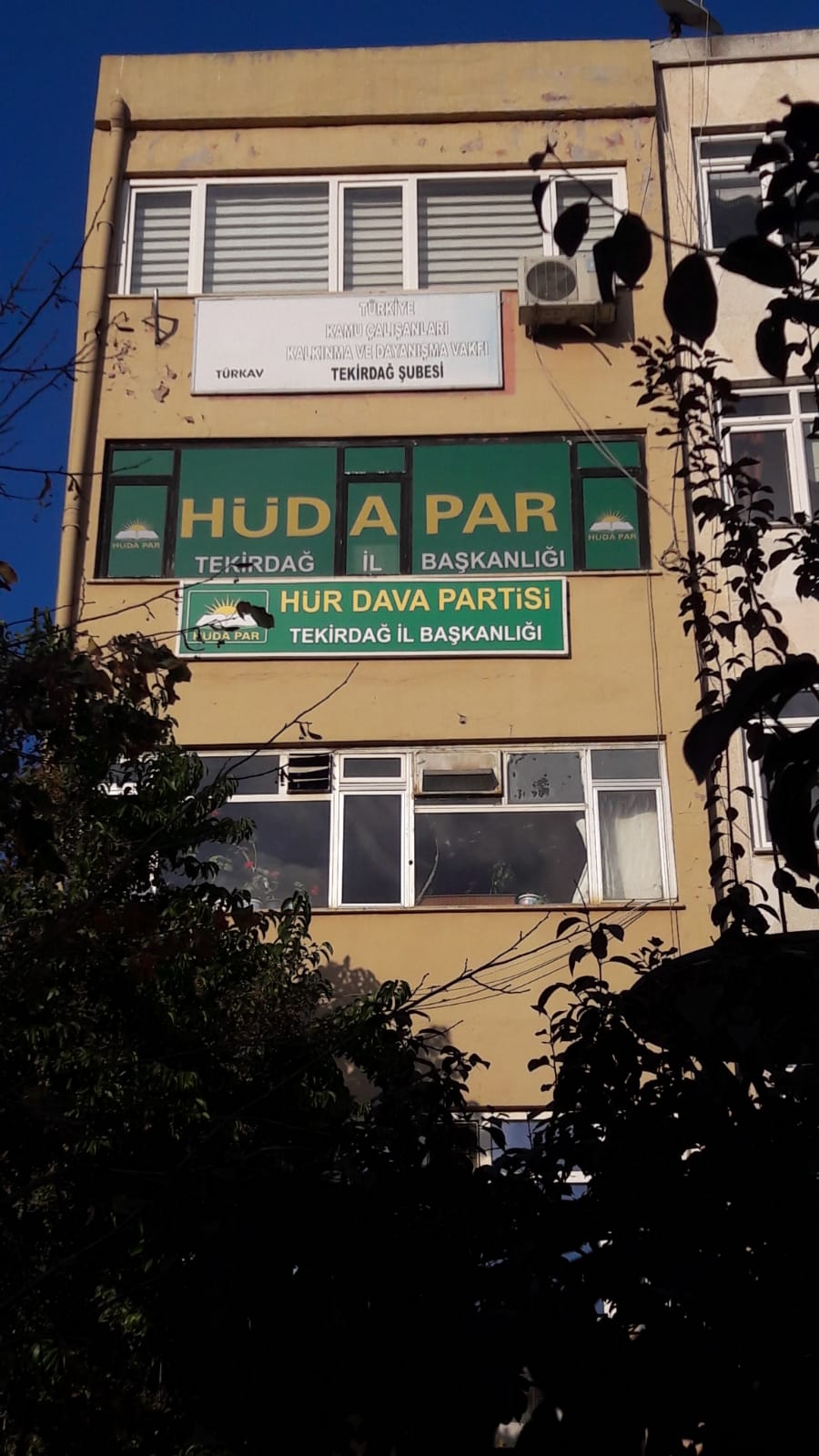 Gold Pub mekanı