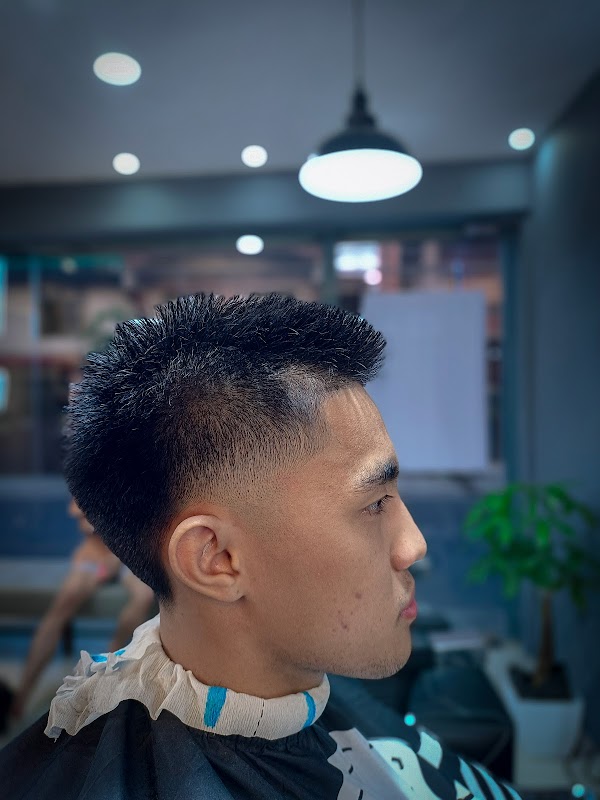 RAZORS & CO. BARBERS