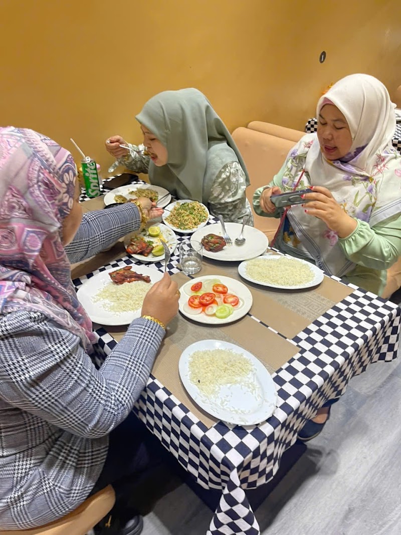 Raza's Indian restaurant- Indian Halal food photo 2