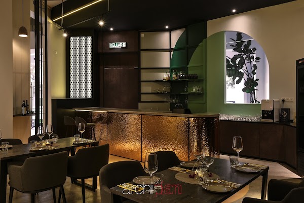 The Three Wines - Photo 1