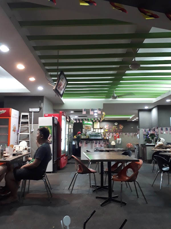 J&J Cafeteria - Photo 1