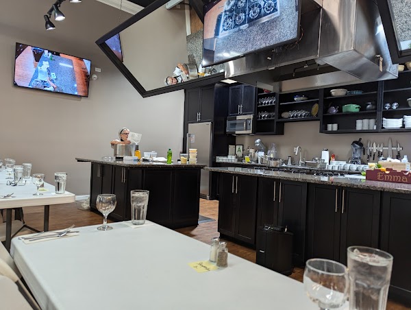 COOKING AT THE COTTAGE exterior