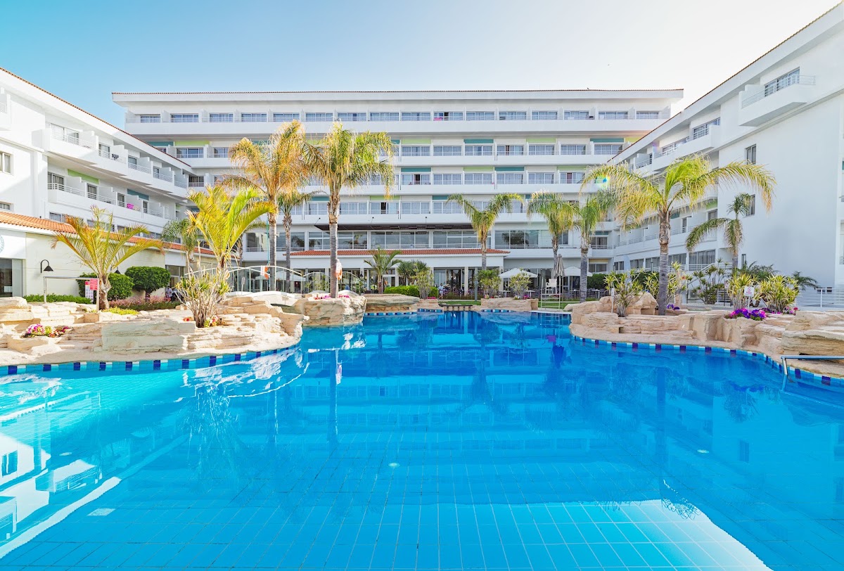 Leonardo Cypria Bay, dog-friendly hotel in Cyprus