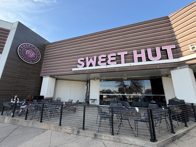 Sweet Hut Bakery & Cafe photo 1