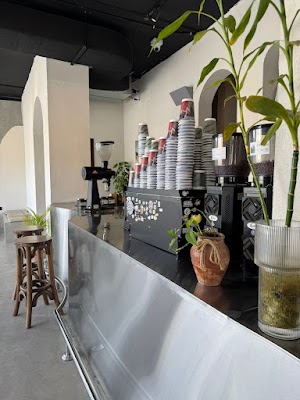 اكويل روستري