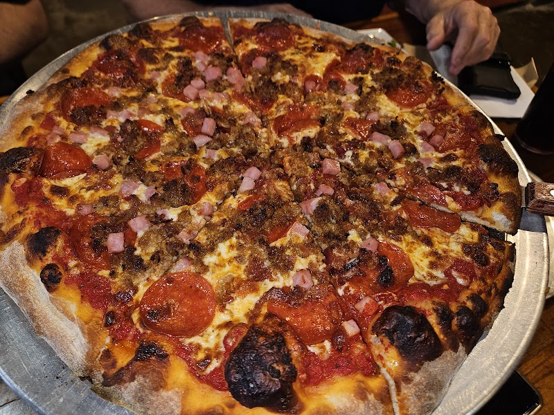 Famulari's Pizzeria: West Ashley photo 5