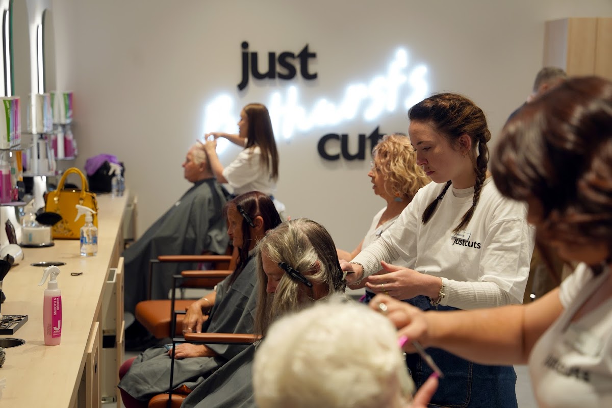 Just Cuts Bathurst photo 1