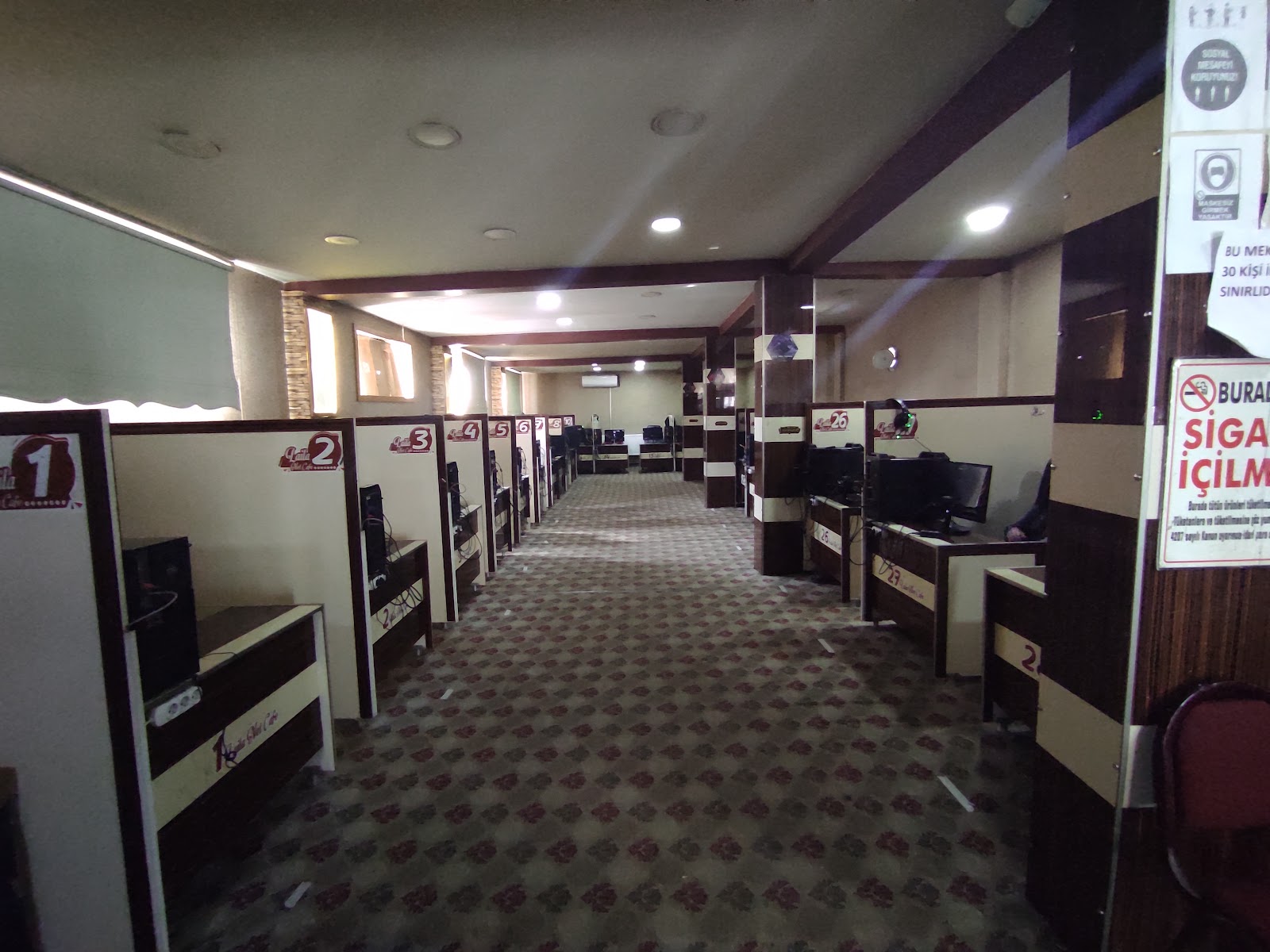 laila internet cafe mekanı