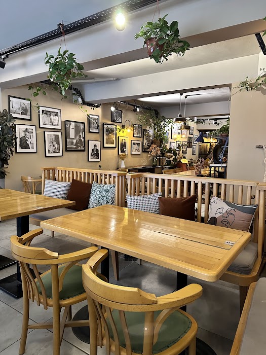 The Roots Cafe fotoğraf 1