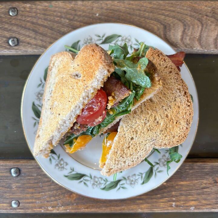Healing Grounds Cafe & Juicery photo 4
