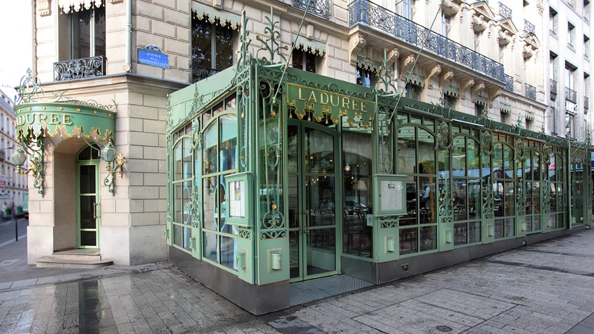 Ladurée Champs-Elysées, vue extérieure