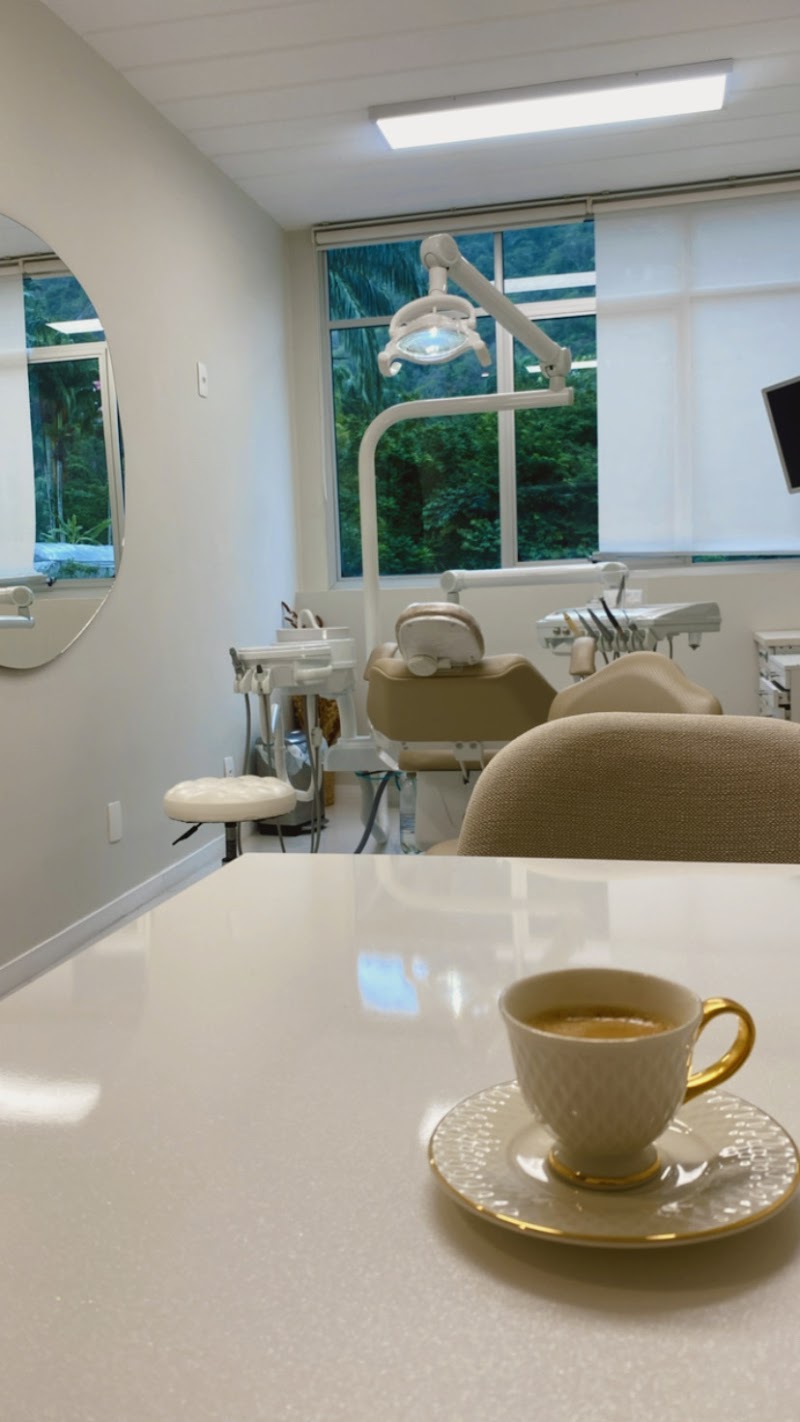 Dra Paola Brito harmonização facial