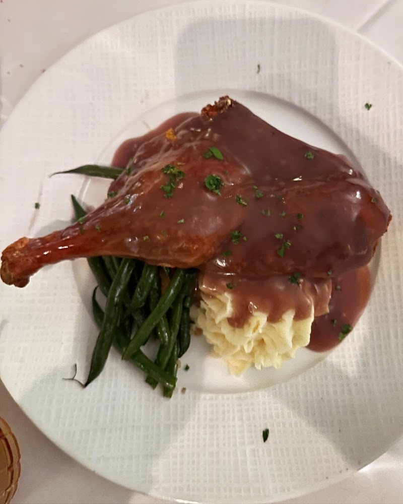 Locally sourced upscale Italian fare