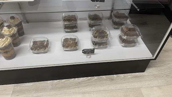 Ikiaremy Sweets Bakery Restaurant & Café
