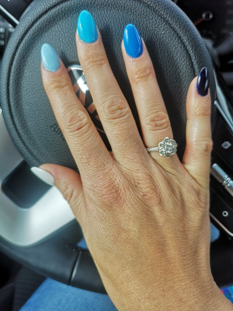 AURELIE PIERRE (ONGLES&FOLIES) — photo 4