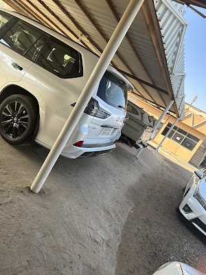 معرض السلام للسيارات تبوك وسطحات لنقل السيارات