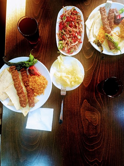 Ceyhanlı Kebapçı - Restoran