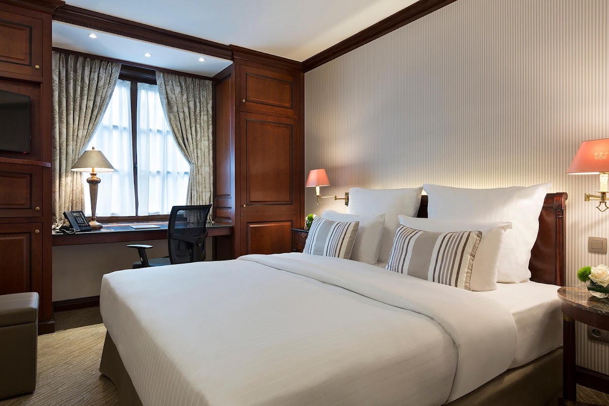 Warwick Brussels - Grand Place hero