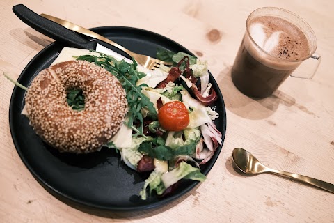 Barista Sistar - Kaffee, Frühstück, Mittagessen und Kuchen