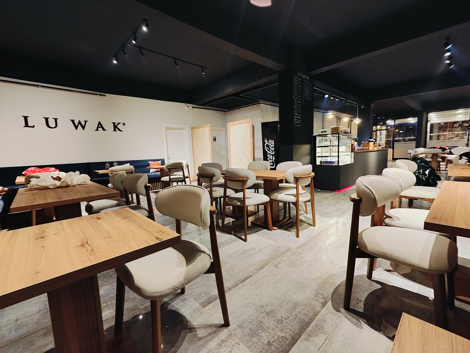 LUWAK COFFEE & HOOKAH mekanı