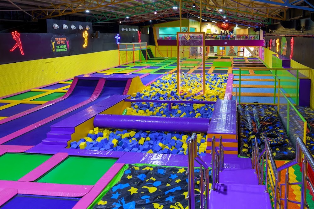 SkyJumper Amusement Park - Garuda Mall | Laser Tag | VR Games | Soft Play | Birthday Parties | School Trips | Corporate Party fotoğraf 1
