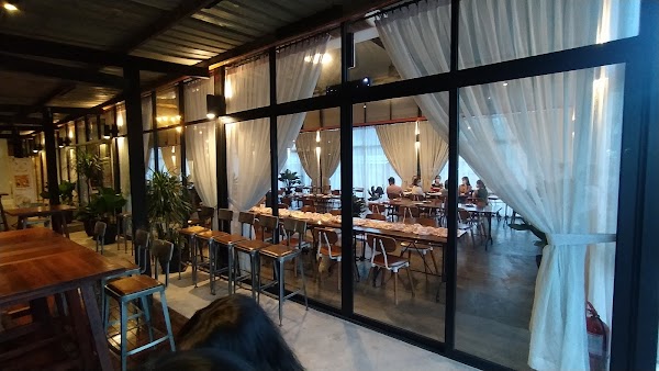 Happy Place Restaurant - Photo 1