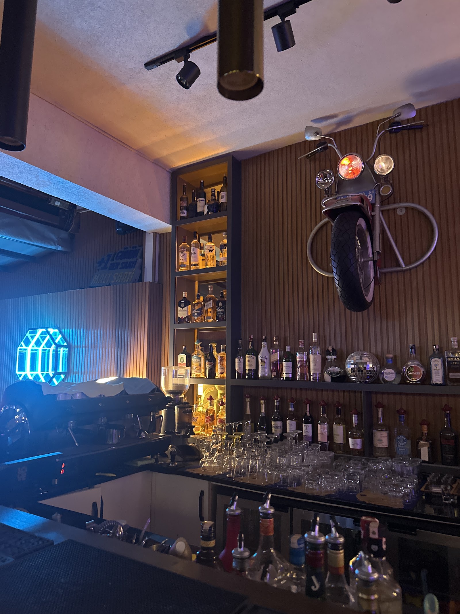 Xabun Cafe & Pub mekanı