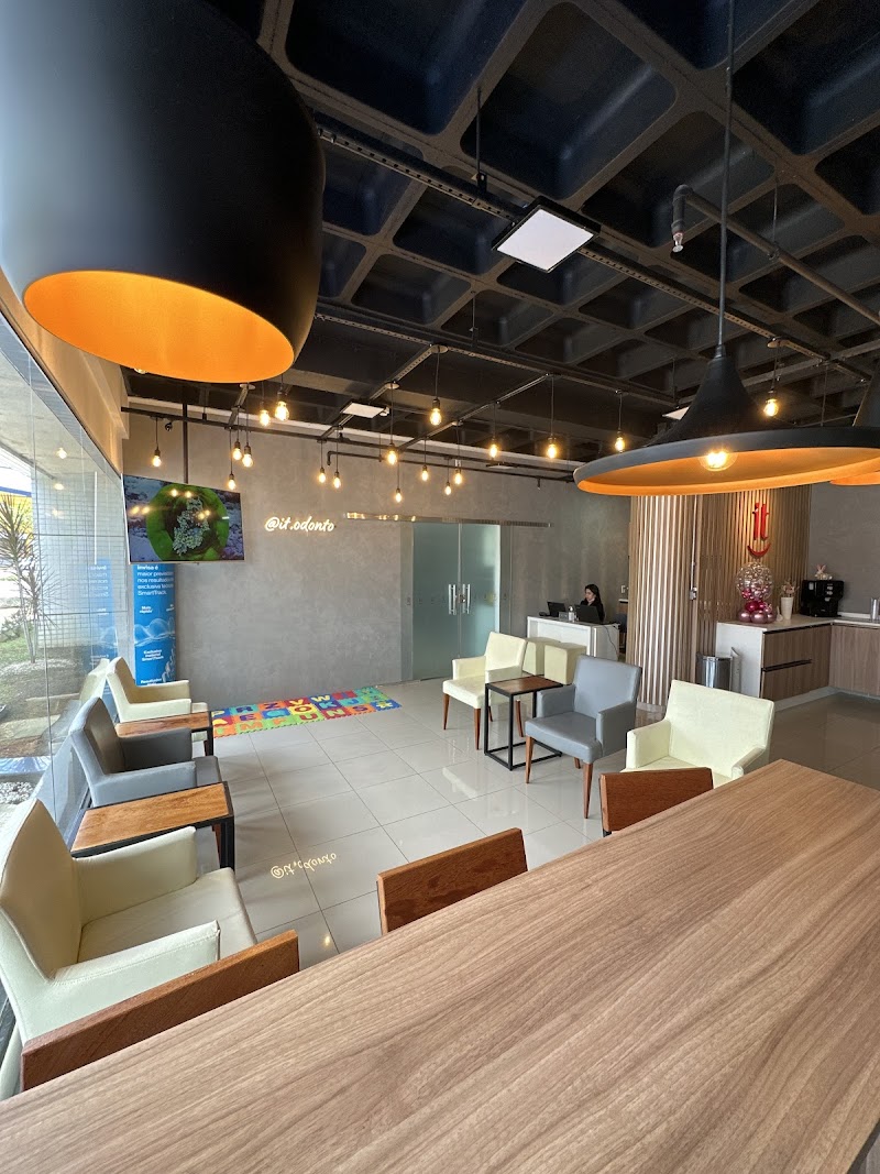 Clínica It Odonto - Invisalign e Aparelho Ortodôntico - Dentista em Manaus - foto 2