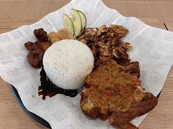 Ayam Gepuk Pak Gembus Arau