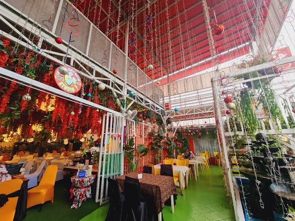 Mr Boom Naan Corner Restaurant 1983 - Photo 1