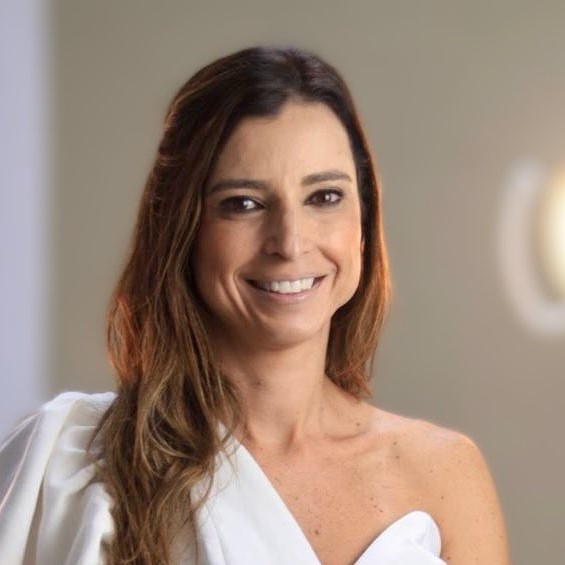 Dra. Aline Carneiro - Ortodontista - Especialista em Pacientes Especiais