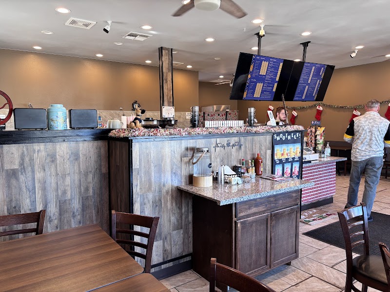 Lynn's Coffee & Crepes photo 3