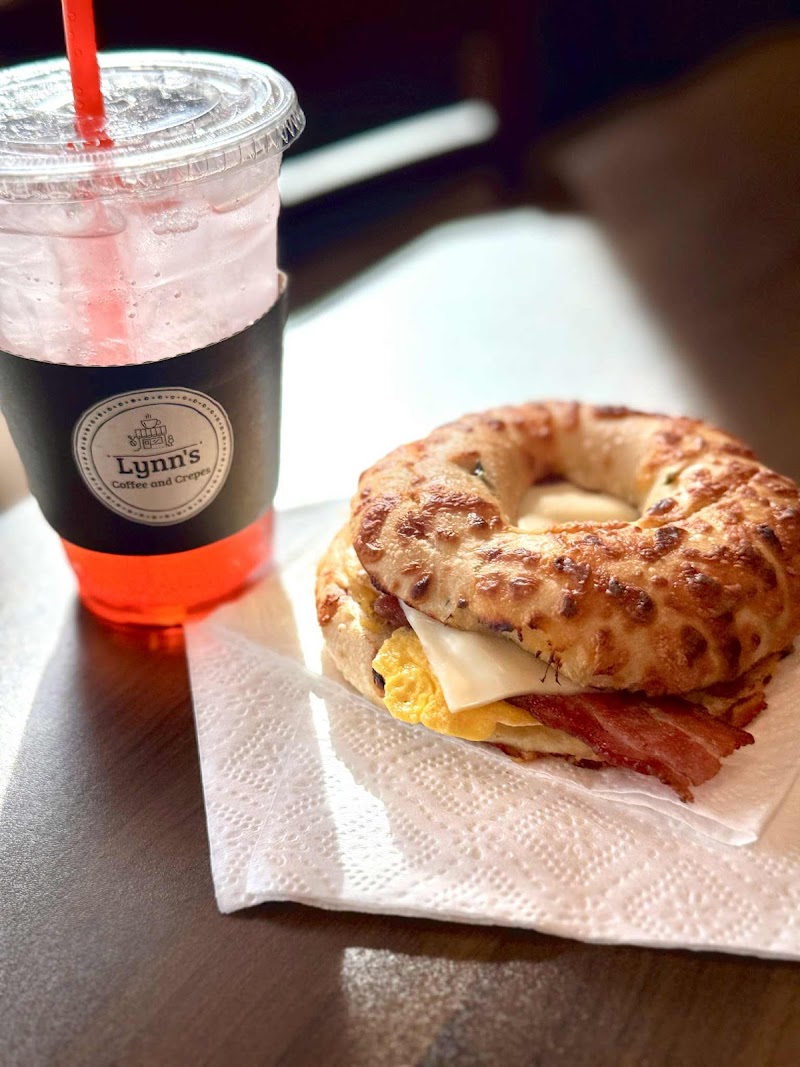 Lynn's Coffee & Crepes photo 2