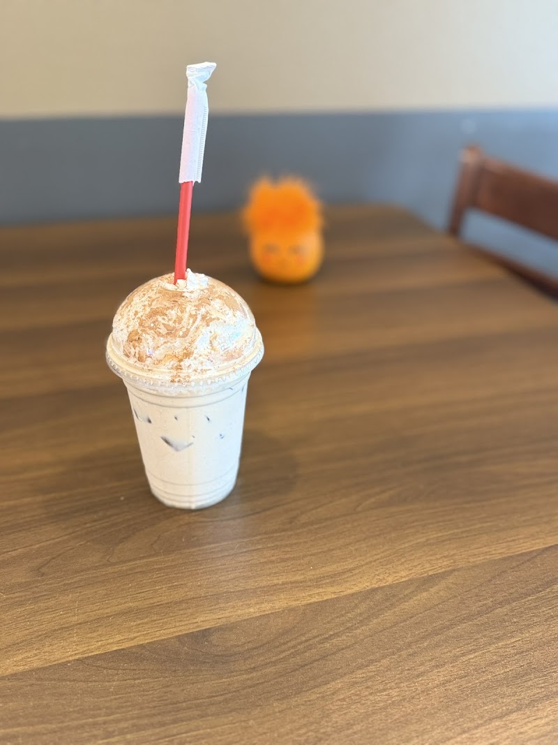 Lynn's Coffee & Crepes photo 4