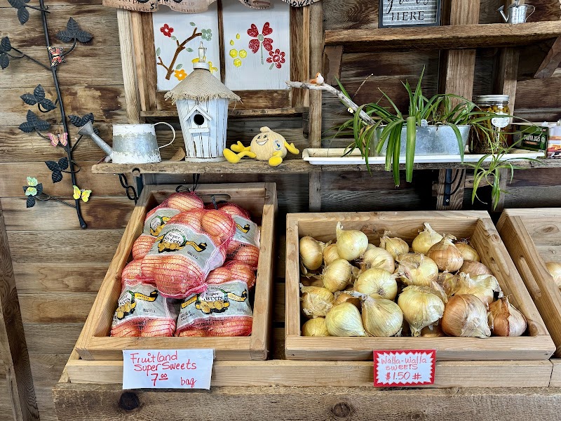 Red Barn Produce/ Red Barn French Deli & Coffee shop photo 3