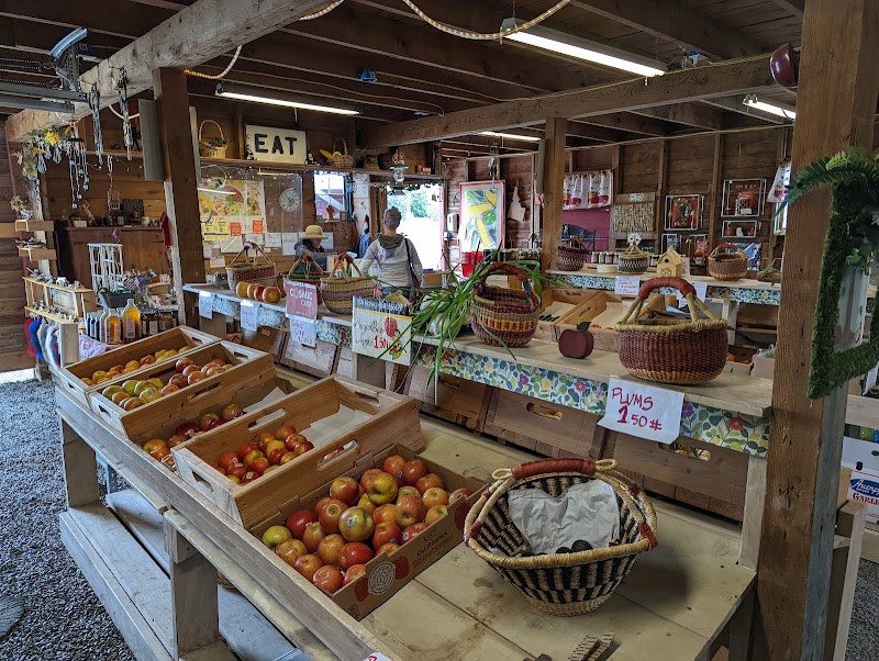 Red Barn Produce/ Red Barn French Deli & Coffee shop photo 2