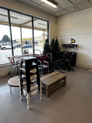 Treasure Hunt Liquidation Bin Store photo