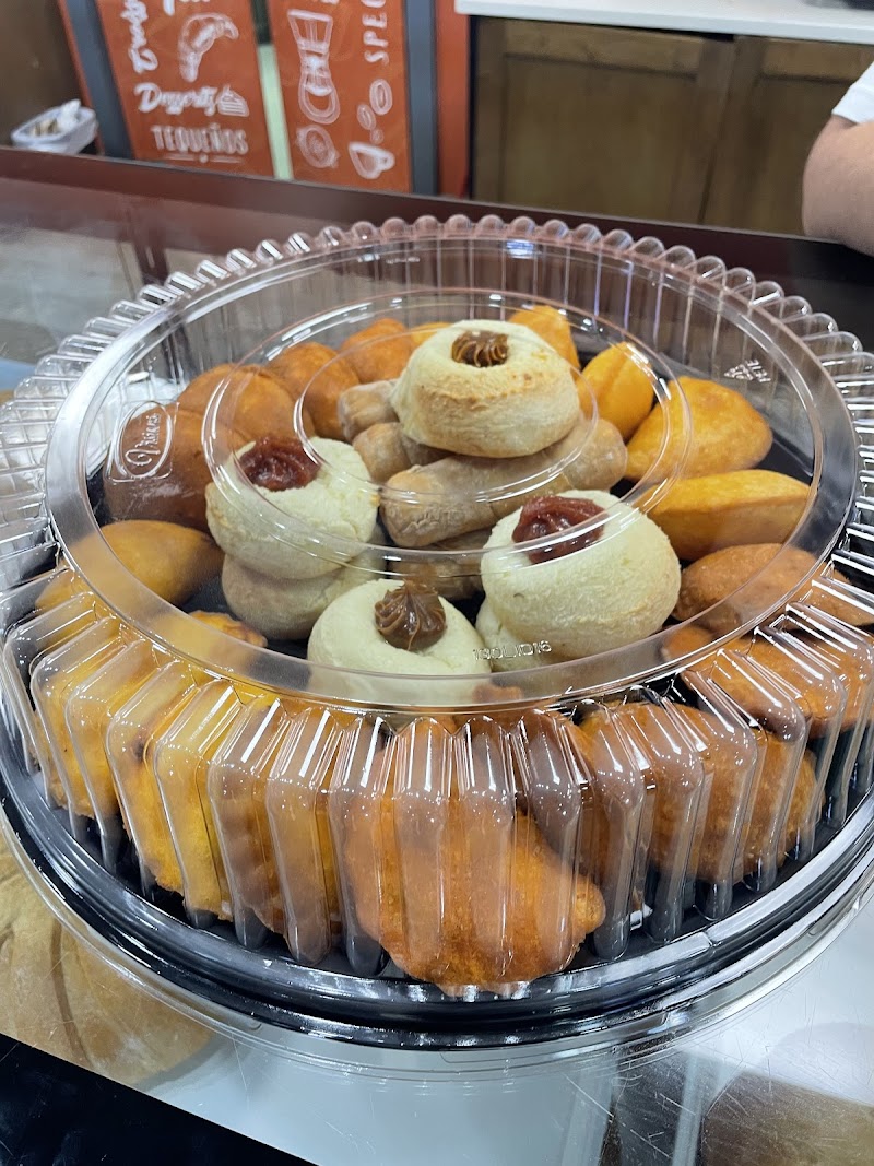 Mecatos Bakery & Café photo 3