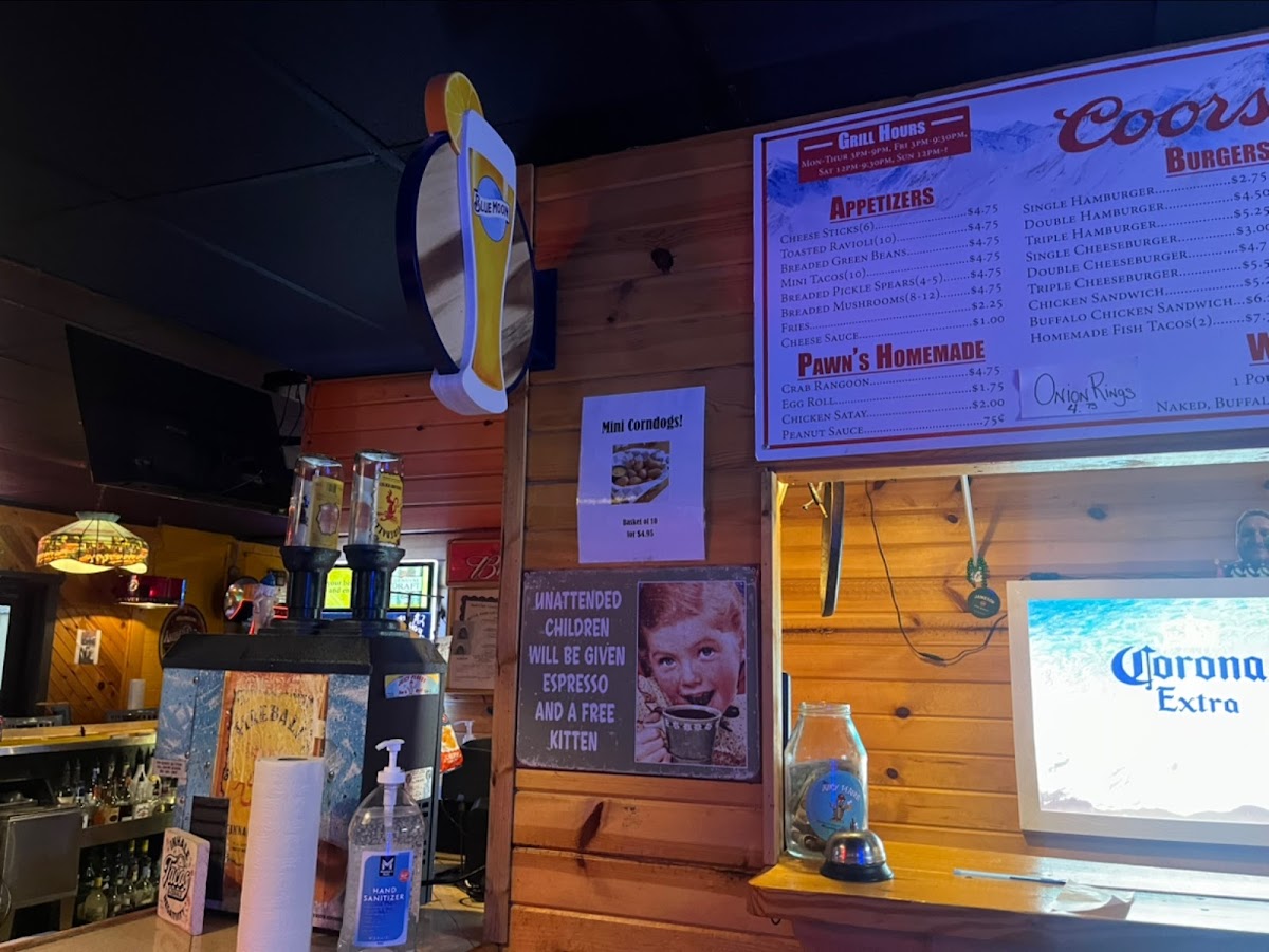 Juicy Peanut Bar & Grill photo 3