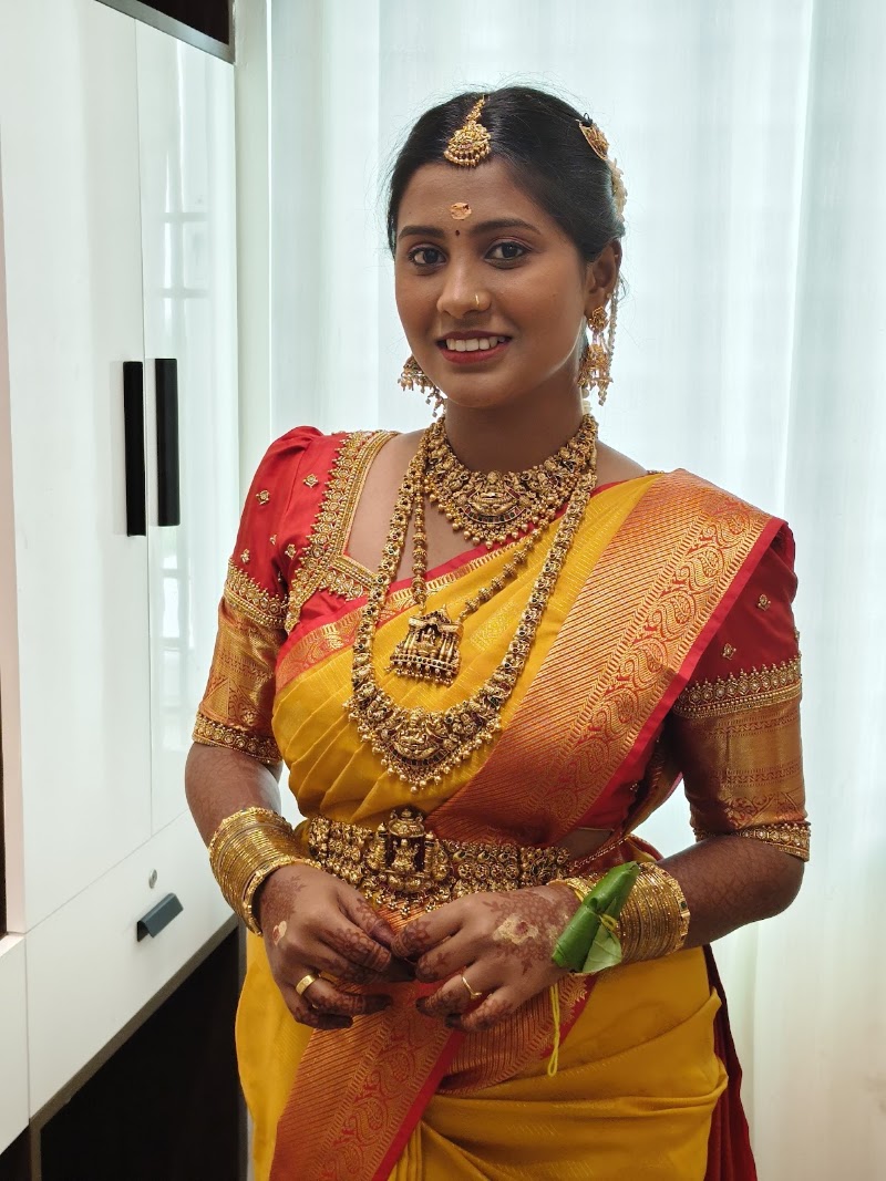 Shakshi Beauty Parlour& tattoo centre